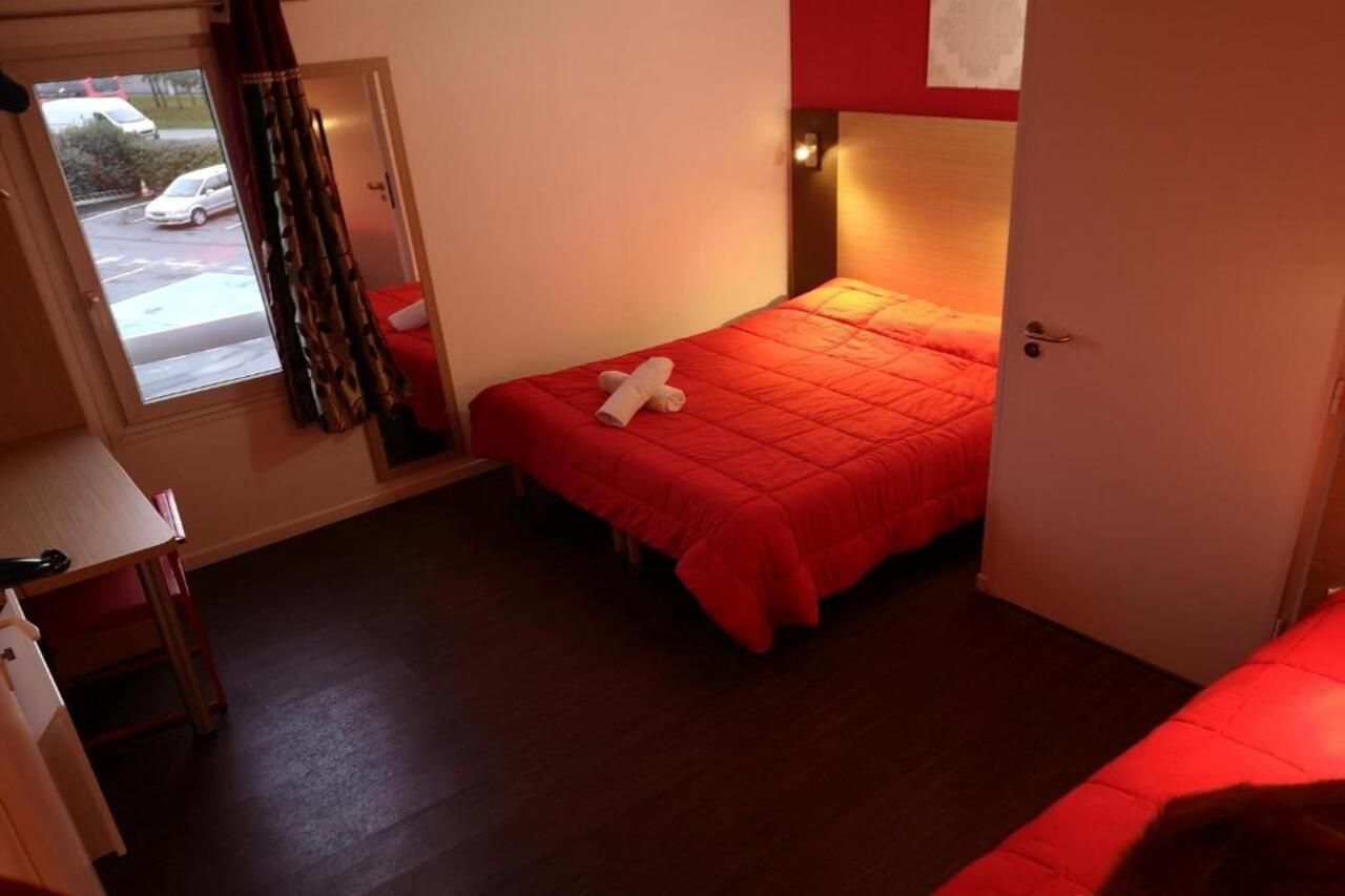 Kyriad Direct Claye-Souilly-Roissy Cdg Екстериор снимка